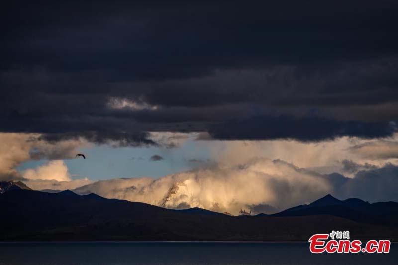 Les paysages du lac Puma Yumco au Tibet