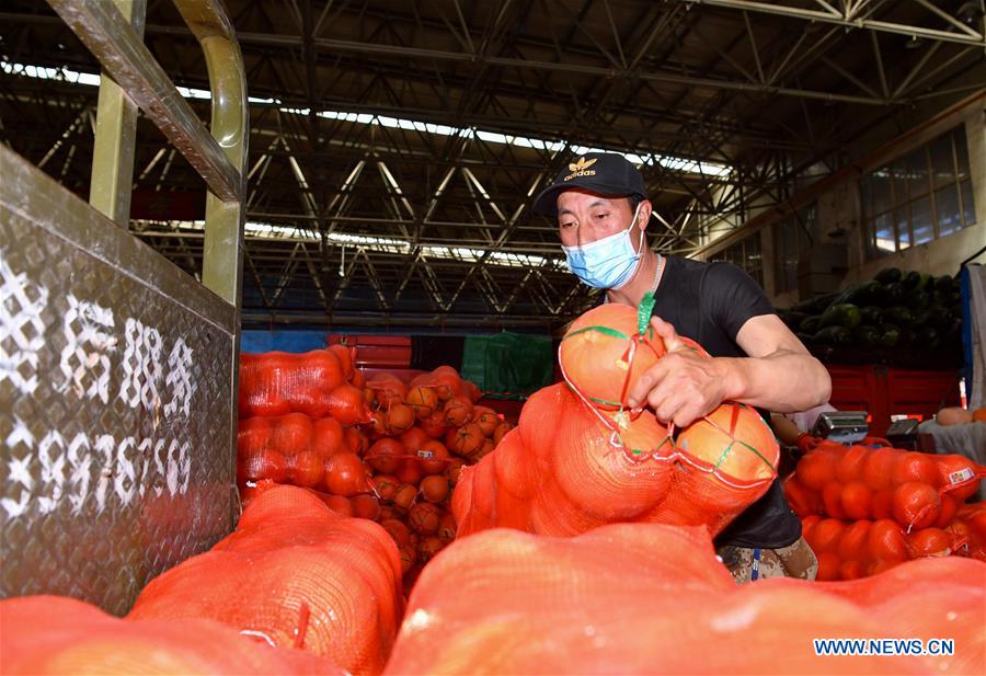 Urumqi assure l'approvisionnement de médicaments et d'aliments face à la résurgence du coronavirus