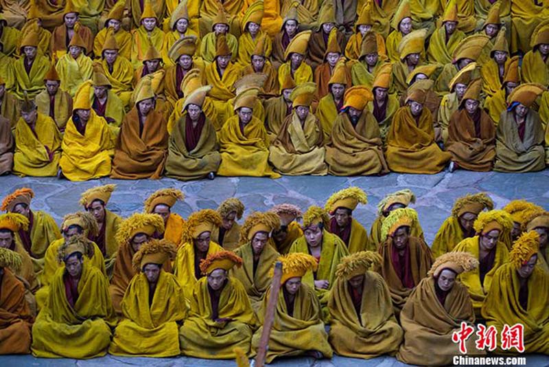 Le 11e Panchen Lama participe à un débat de haut niveau au monastère de Tashilhunpo