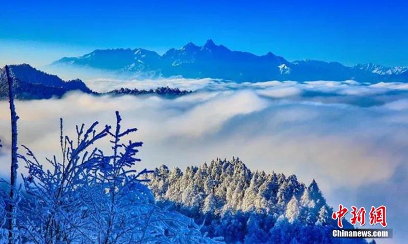 Sichuan : un paysage magnifique d'hiver appara?t avec les premières neiges à Ya'an