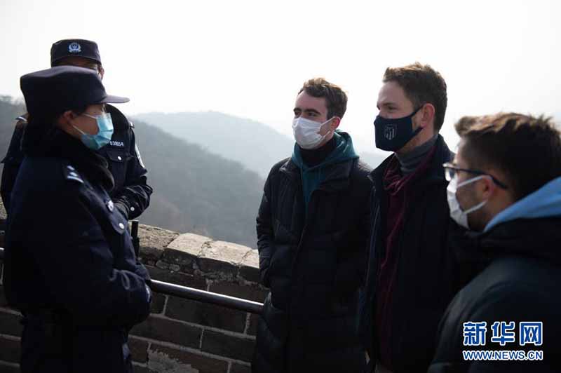 Des policières patrouillent sur la Grande Muraille