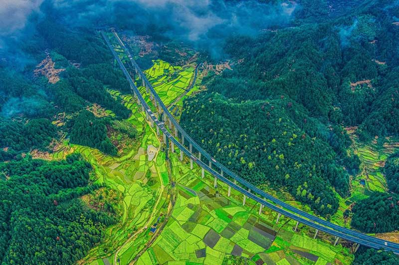 Les autoroutes sont témoins du développement de la Chine