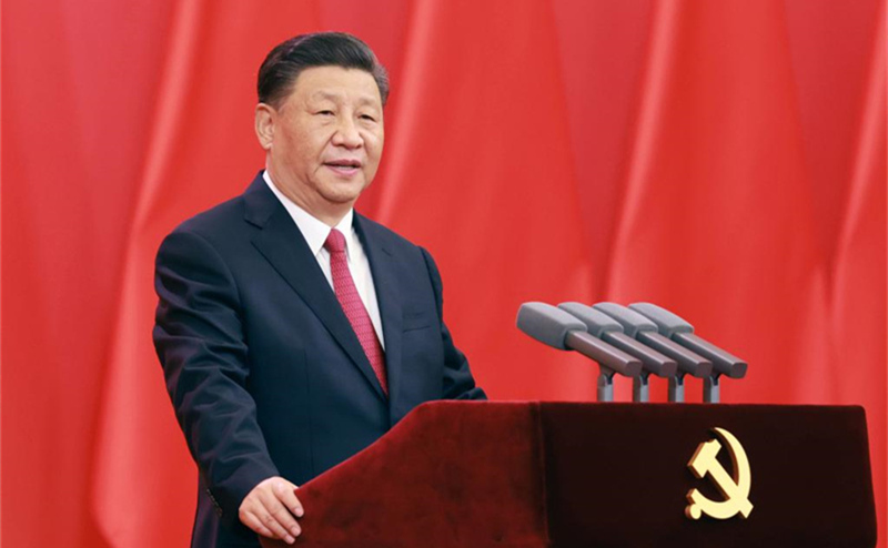 Xi Jinping remet la médaille du 1er juillet aux membres exceptionnels du PCC