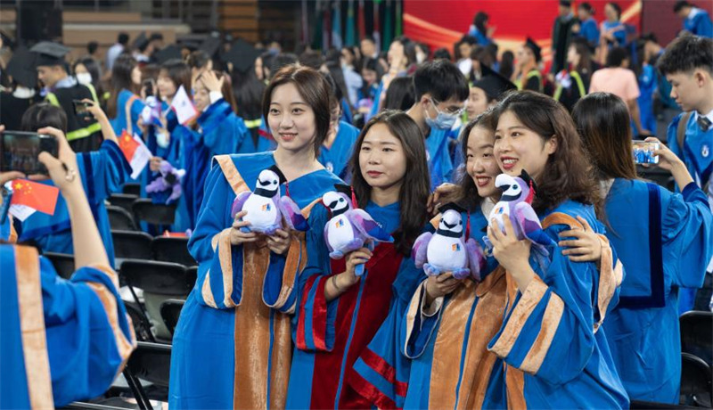 Chine : cérémonie de remise des dipl?mes à l'Université des langues étrangères de Beijing