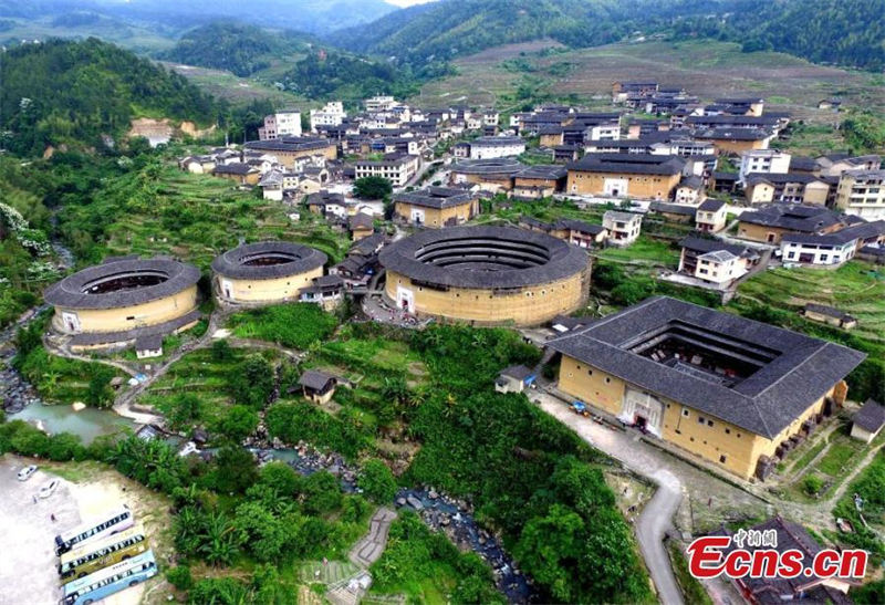 Chine : la vue magnifique sur les tulou du Fujian