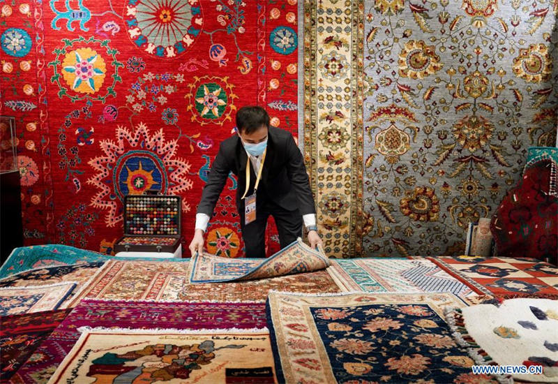 (CIIE) Tapis de laine artisanaux afghans