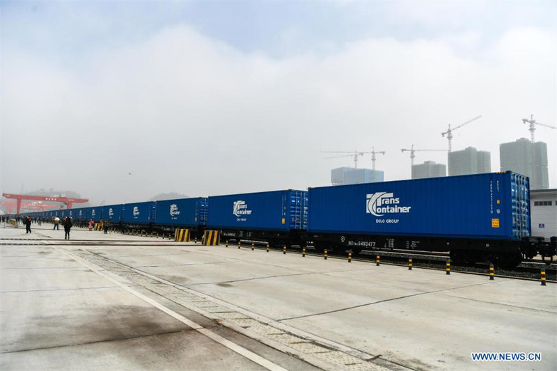 Chine : le Guizhou lance son premier service direct de train de marchandises Chine-Europe