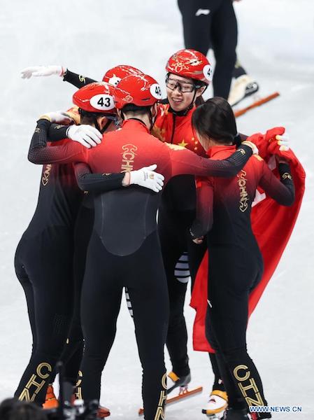 (BEIJING 2022) La Chine remporte la première médaille d'or de relais mixte de short-track sur 2.000 m