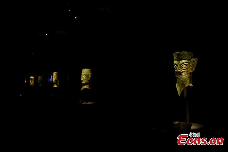 La salle des bronzes récemment rénovée du Musée de Sanxingdui ouverte au public