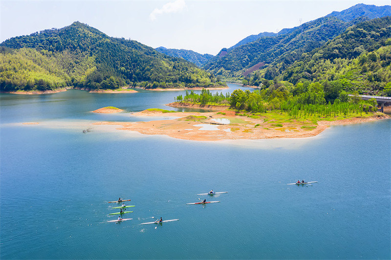 Zhejiang : les équipes de kayak et d'aviron sont occupées aux entra?nements