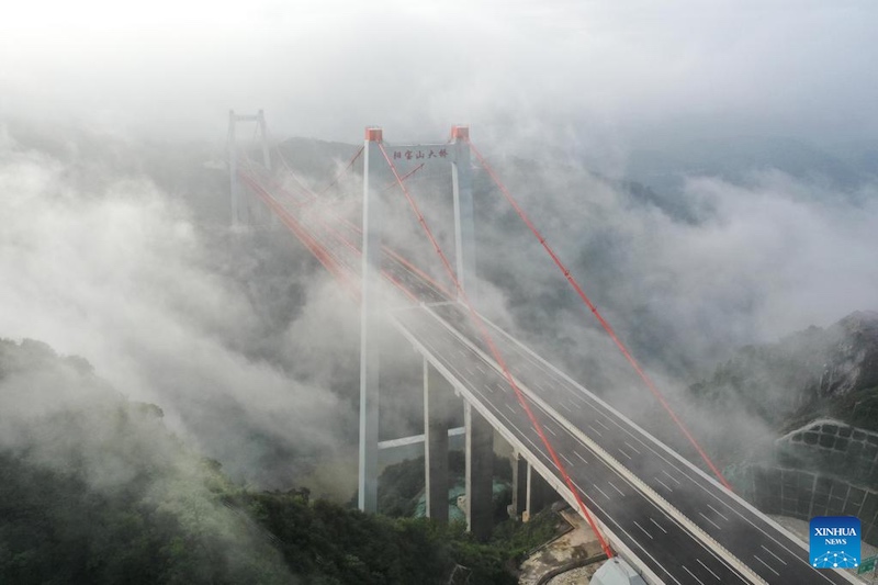 Mise en service de l'autoroute Guiyang-Huangping dans la province du Guizhou