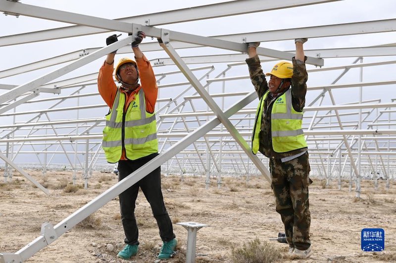 Qinghai : le photovolta?que et le thermosolaire poussent de toutes parts, et le bassin de Qaidam est comme ? parsemé d'étoiles ?