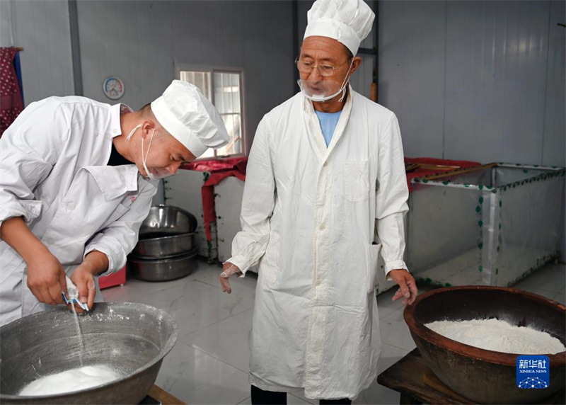 Shaanxi : un héritier du patrimoine culturel immatériel des nouilles creuses