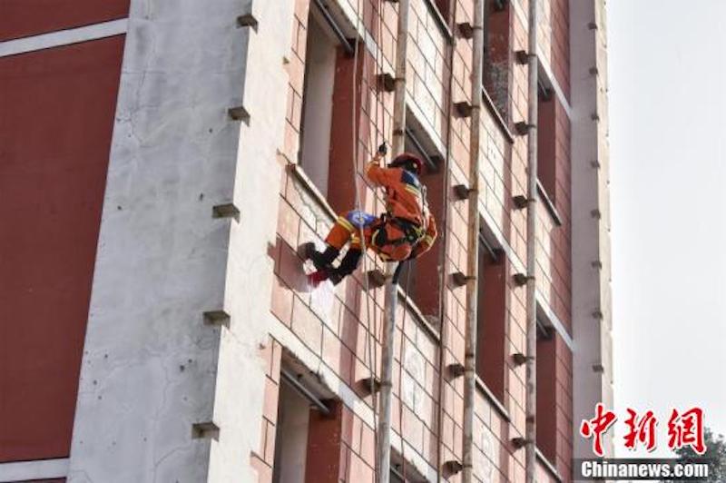 Hubei : un concours de compétences professionnelles de la protection contre l'incendie organisé à Huangshi