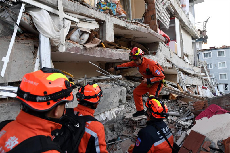 Turquie : l'équipe de secours chinoise commence ses opérations