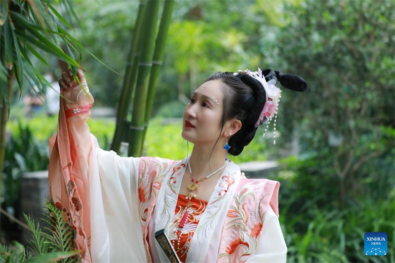 Dirigée par le Hanfu, la tendance ? Chine-chic ? s'appuie sur la confiance culturelle