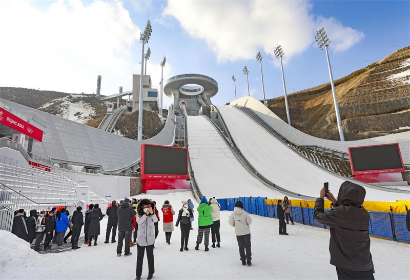 Hebei : explorer les sites des JO d'hiver au printemps et profiter de la glace et de la neige