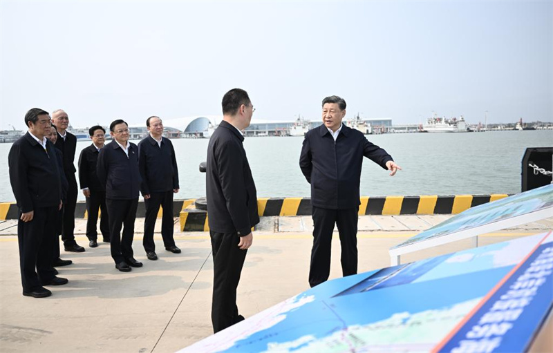 Xi Jinping inspecte la province chinoise du Guangdong