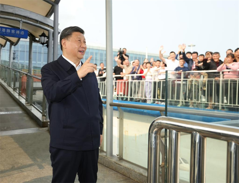 Xi Jinping inspecte la province chinoise du Guangdong