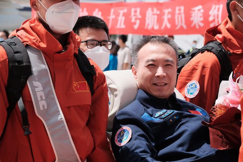 Arrivée à Beijing des astronautes de Shenzhou-15