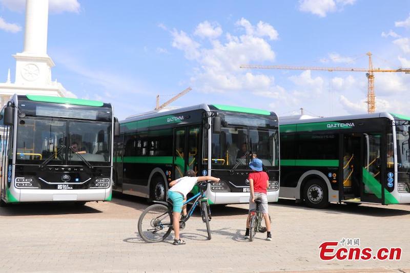 Des autobus de passagers fabriqués en Chine livrés au Kazakhstan