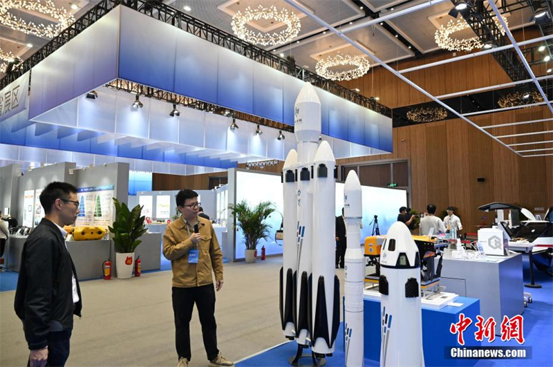 Guangdong : une exposition des réalisations en matière de développement intégré des sciences et technologies industrielles riche en? sens technologique ? organisée à Shenzhen