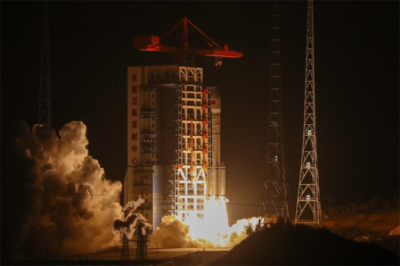 La Chine lance avec succès un nouveau groupe de satellites