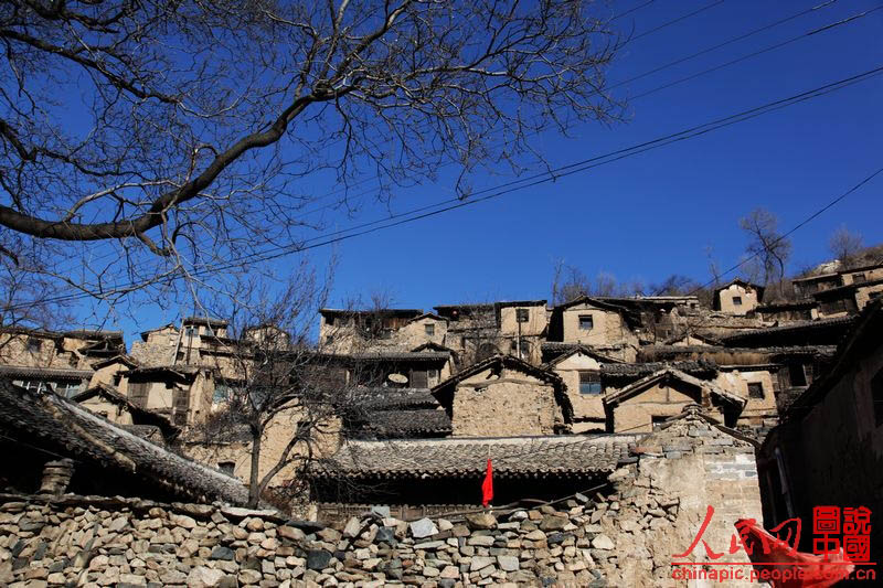 Le village ancien de Dapin : un petit ? palais du Potala ?