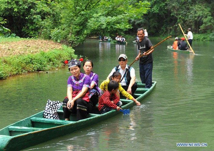 Chine : touristes au village de Bamei dans la province du Yunnan